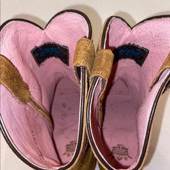 Brown Heeled Boots with Western Stitching and Pointed Toe - Picture 5 of 16